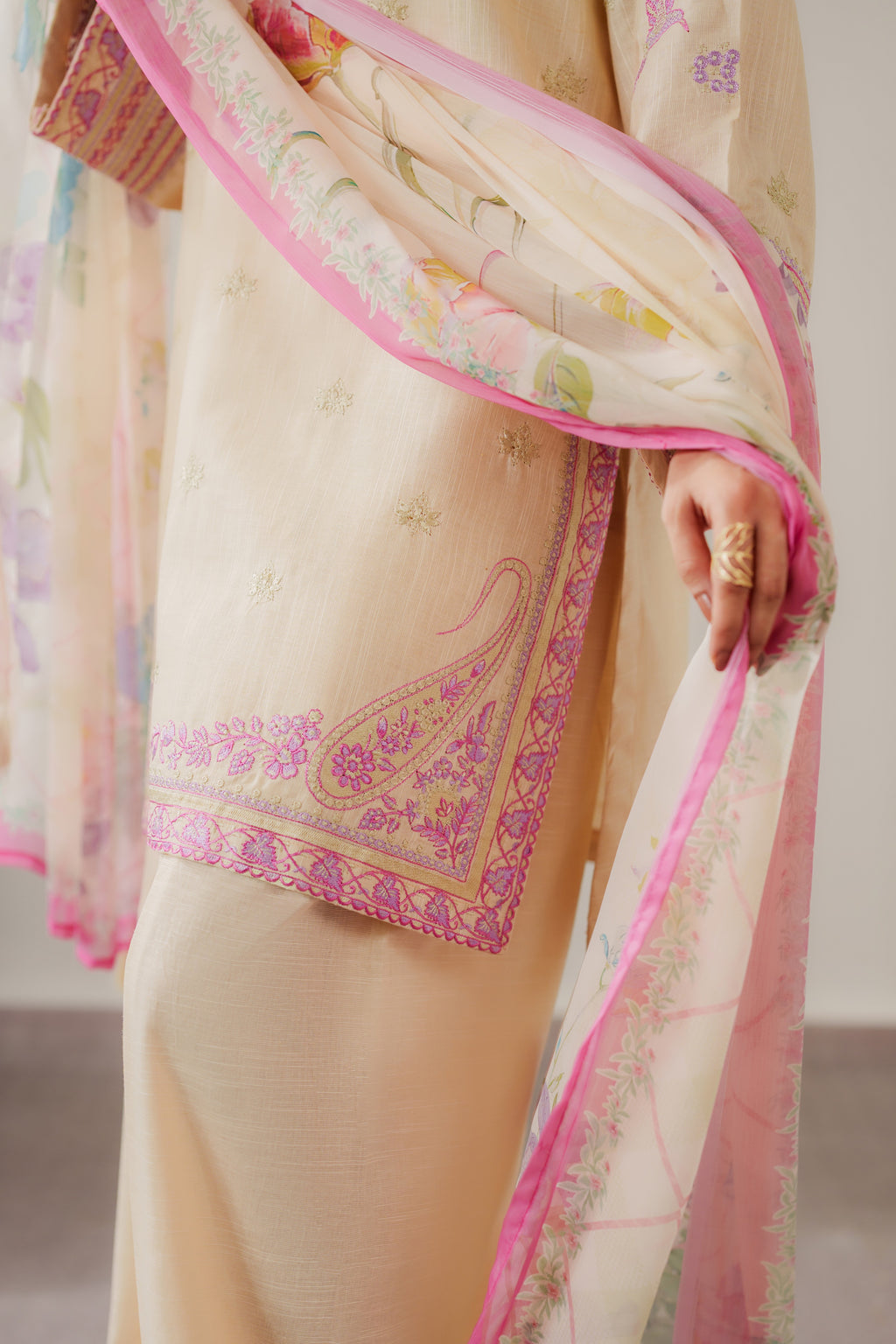 MEHER - Beige